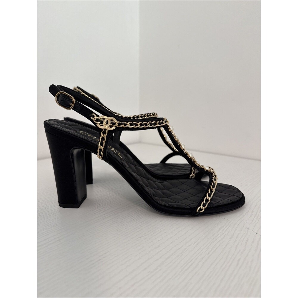 Chanel EU 40 Black Lambskin Quilted Chain & Pearl Open Toe Sandals Heels